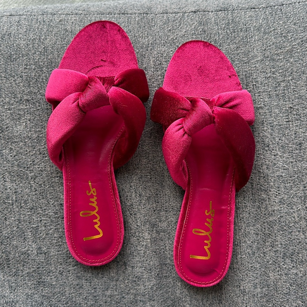 Never worn velvet bow shoes